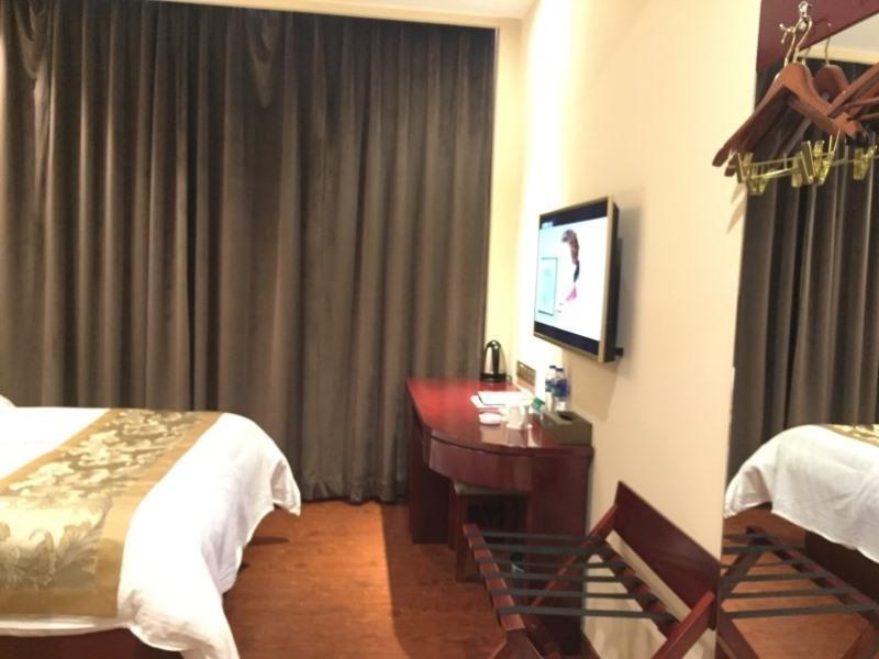 Greentree Inn Henan Hebi Hengshan Road Business Hotel Exterior photo